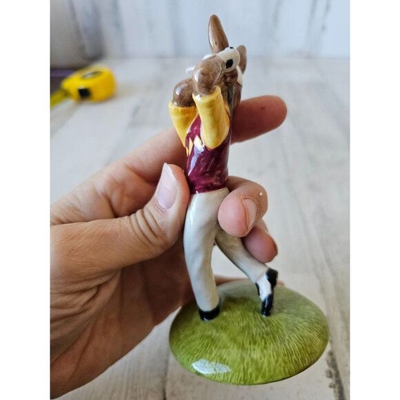 Royal Doulton golfer bunnykins DB255 2001 bunny figurine statue - Picture 2 of 8